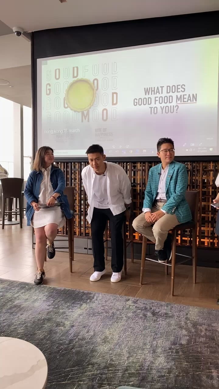☀️Today, we started our morning right at @sugarhongkong with @chemdiggity @saxyscuba & @foodandtravelhk 's inspirational conversation on food, wellness, community and so much more!

Thank you everyone for joining us in-person and online. 

In case you have missed the main event, check out this ‘Bite of Happiness’ livestream video 📹 and stay tuned for more #IdeasToWakeUpTo updates!

#atEAST
#ITWUT
#EASTHongKong 
#BiteOfHappiness #FoodForMood #MentalWellnessMatters
